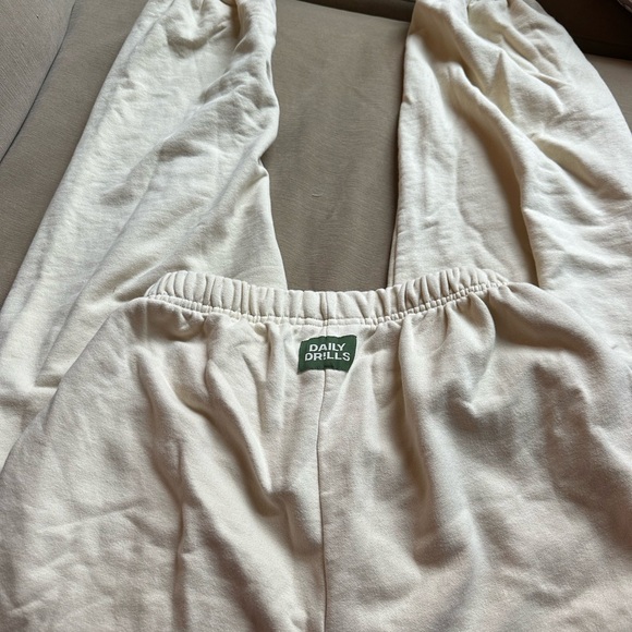 Daily Drills sweatpants M/L cream - Picture 2 of 3